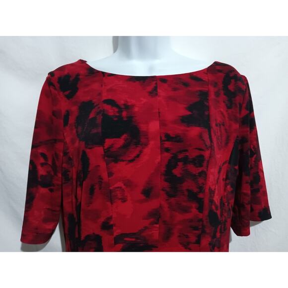 Connected Apparel Size 10 Short Sleeve Red Black Rose Floral Swing Travel Dress - Picture 1 of 9
